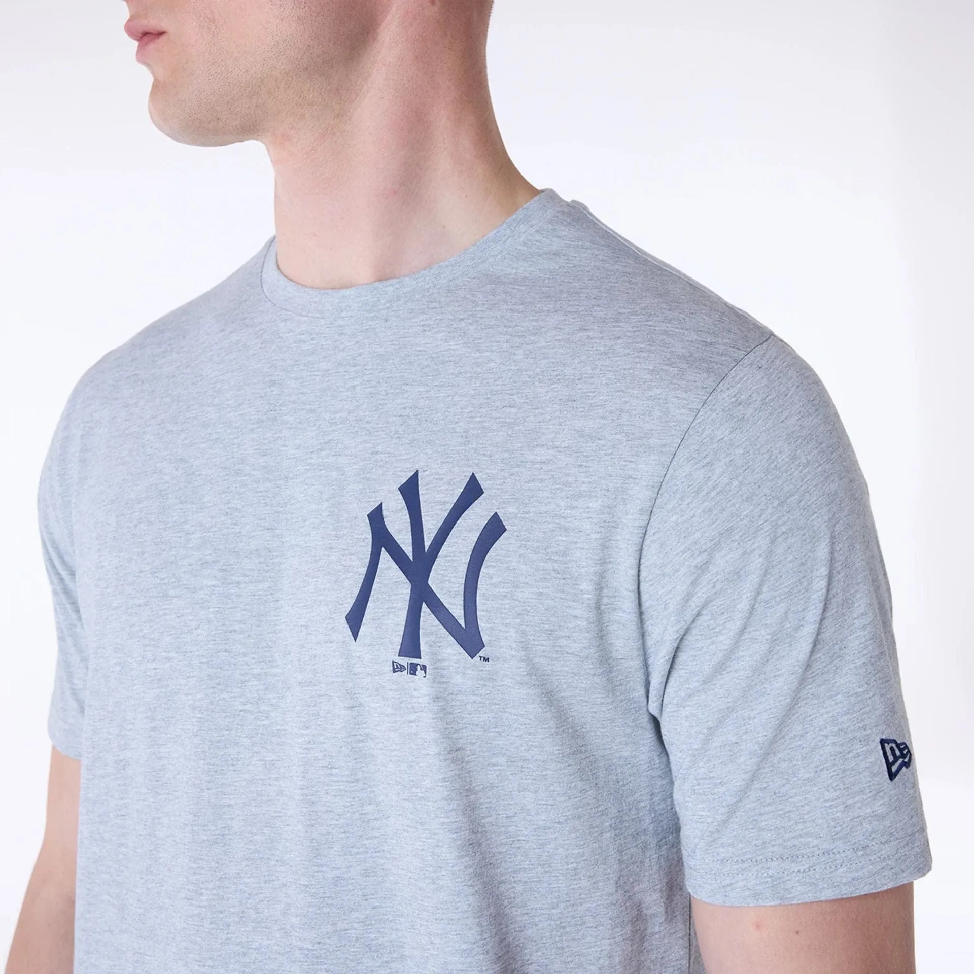 Chic Comfort New York Yankees MLB Pennant Graphic Grey T-Shirt