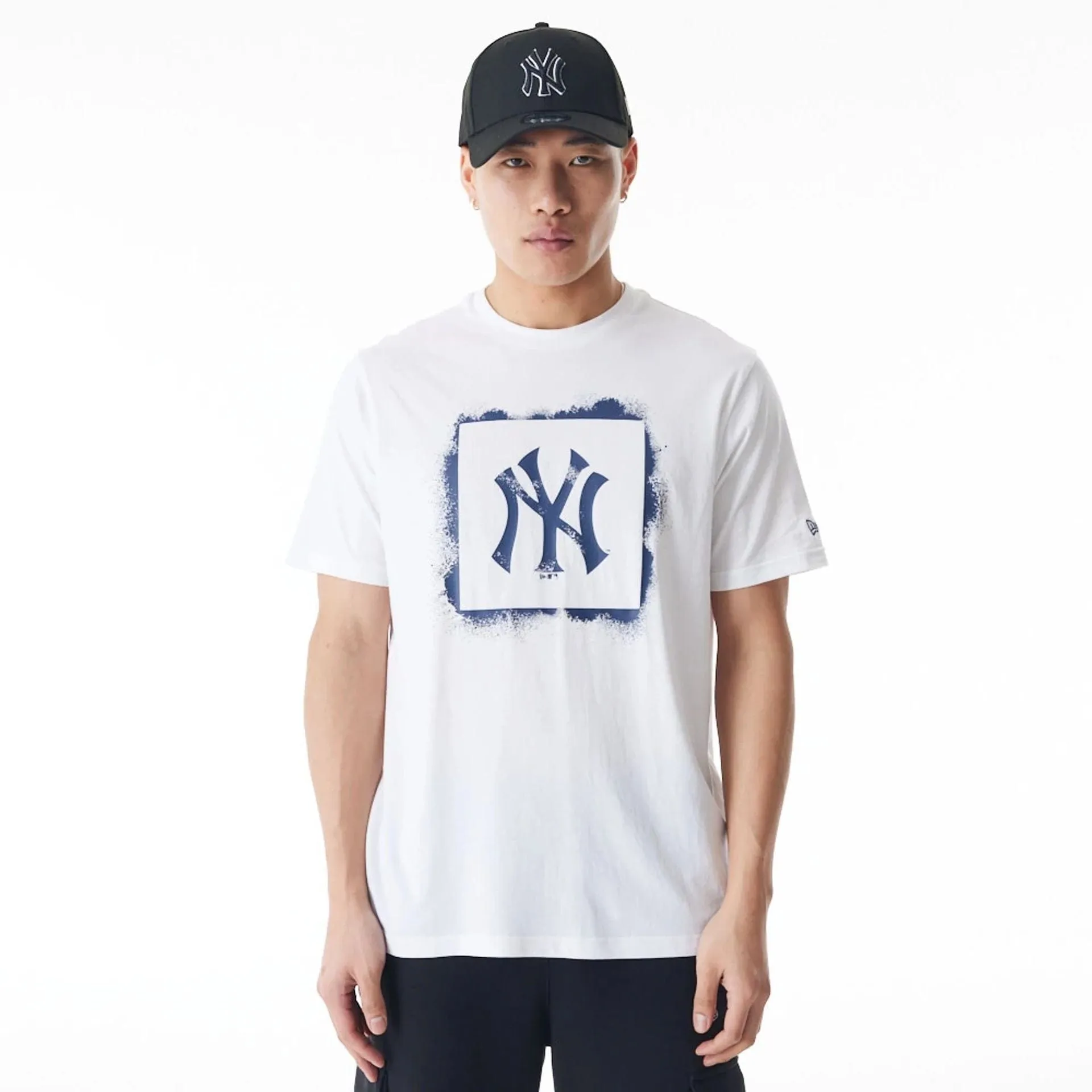 Anti Perspiration Lining New York Yankees MLB Spray Stamp Graphic White T-Shirt
