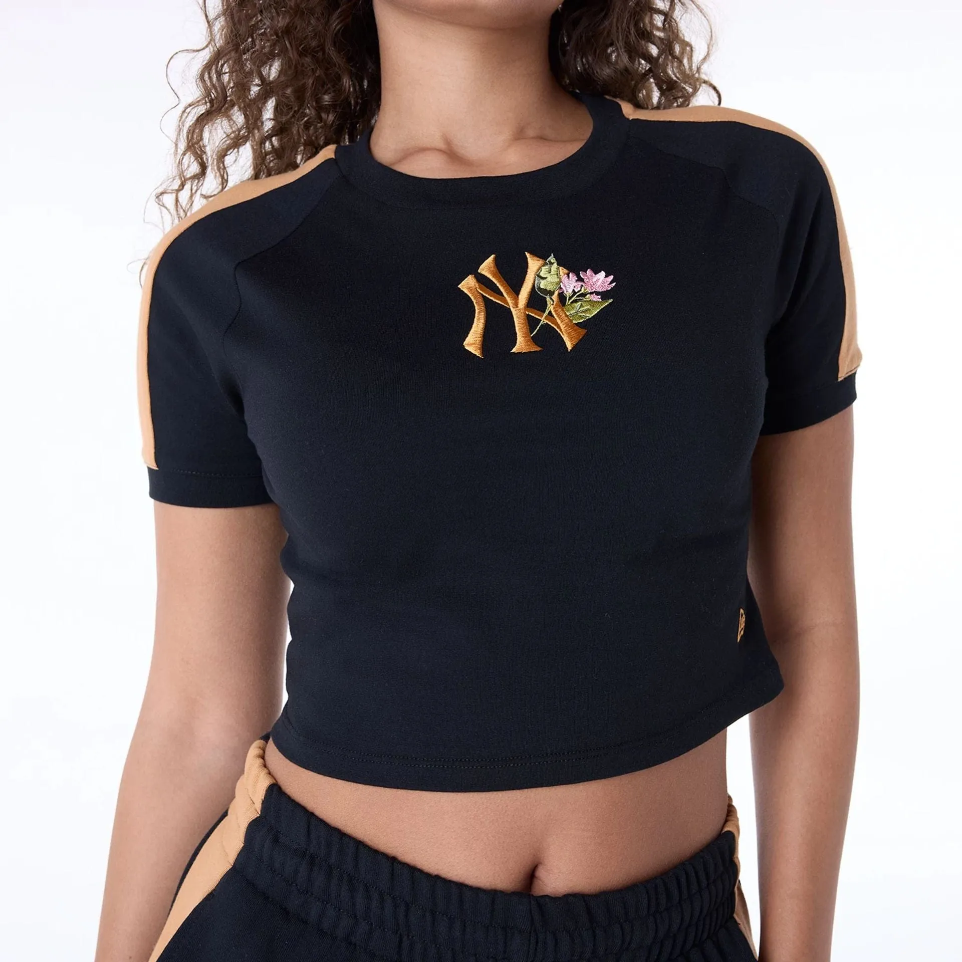 New York Yankees Womens MLB Floral Black T-Shirt Comfortable Touch Timeless Style