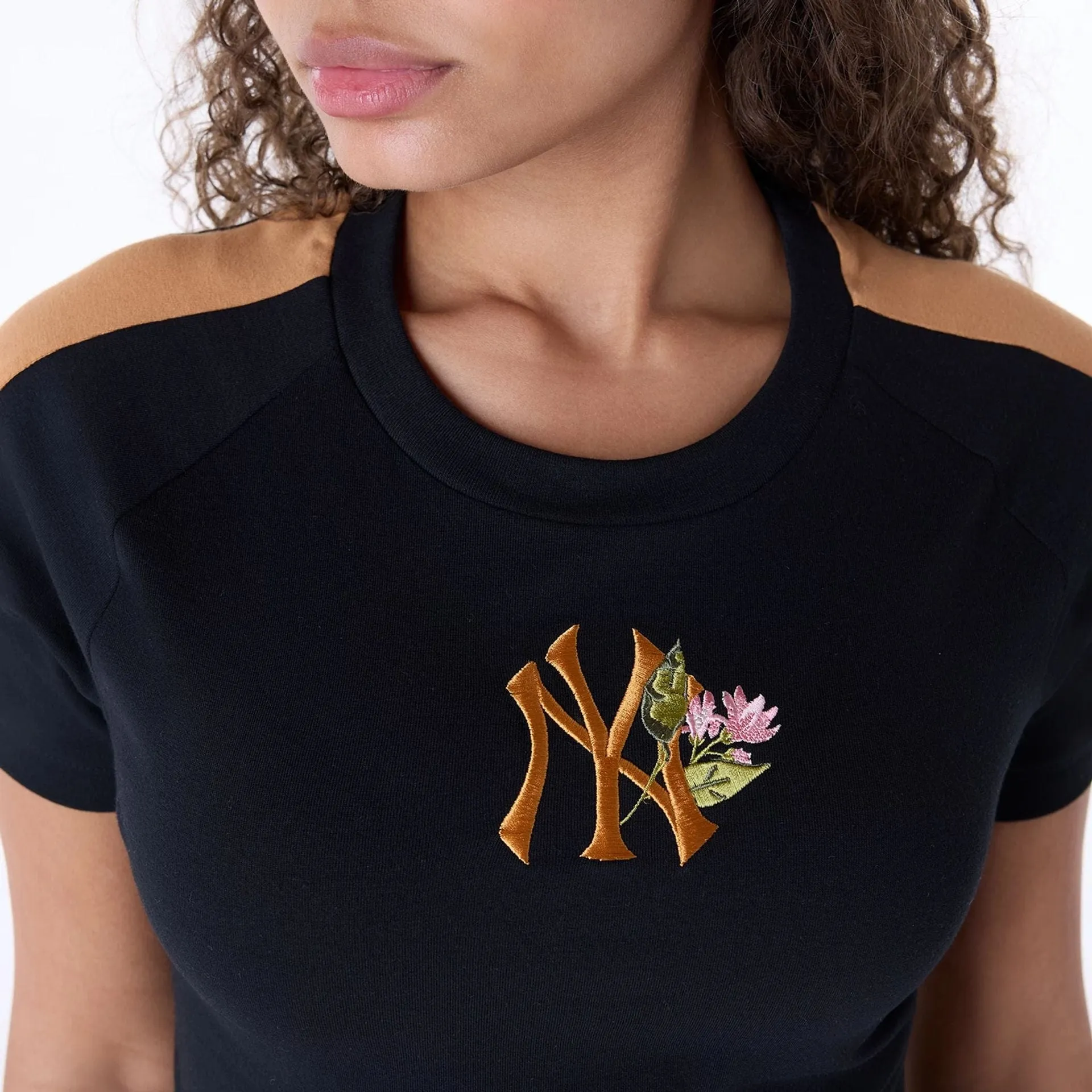 New York Yankees Womens MLB Floral Black T-Shirt Comfort Wear Fit Soft and Cozy