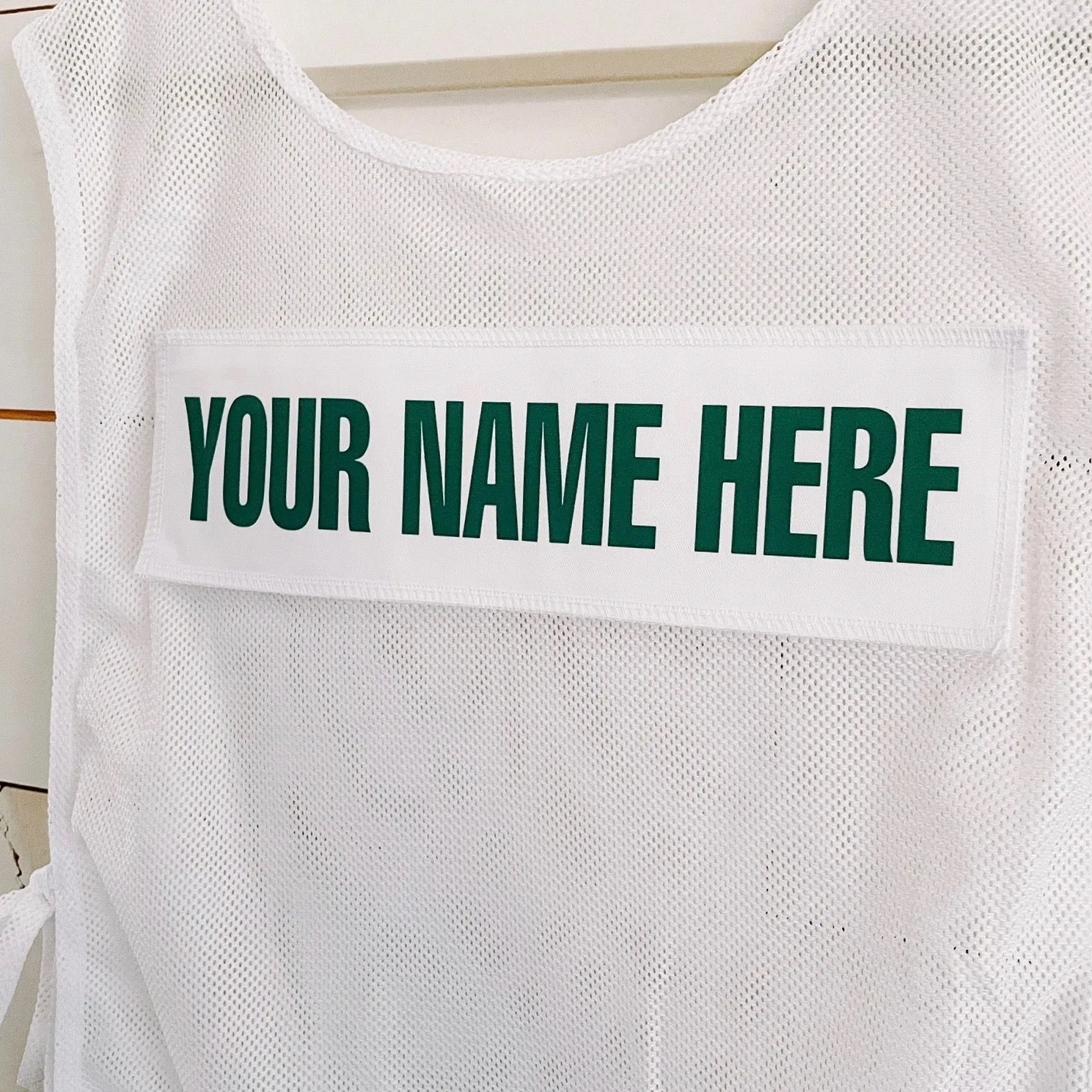 Casual Elegance Adult White Caddie Bib