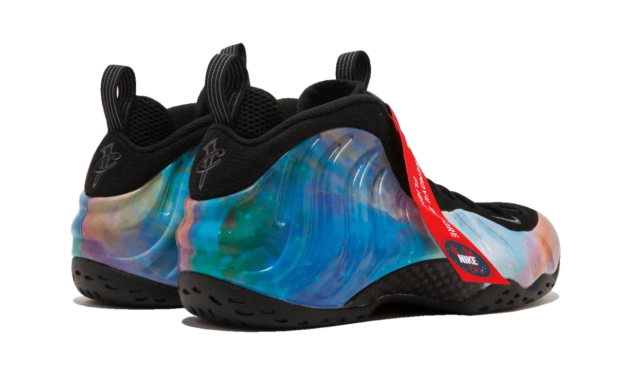 Air Foamposite One Alternate Galaxy "Big Bang" shoe cleaner