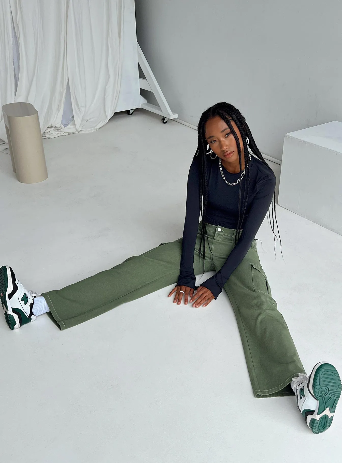 Hidden Rivet Details Balanced Piece Pawley Cargo Pants Khaki