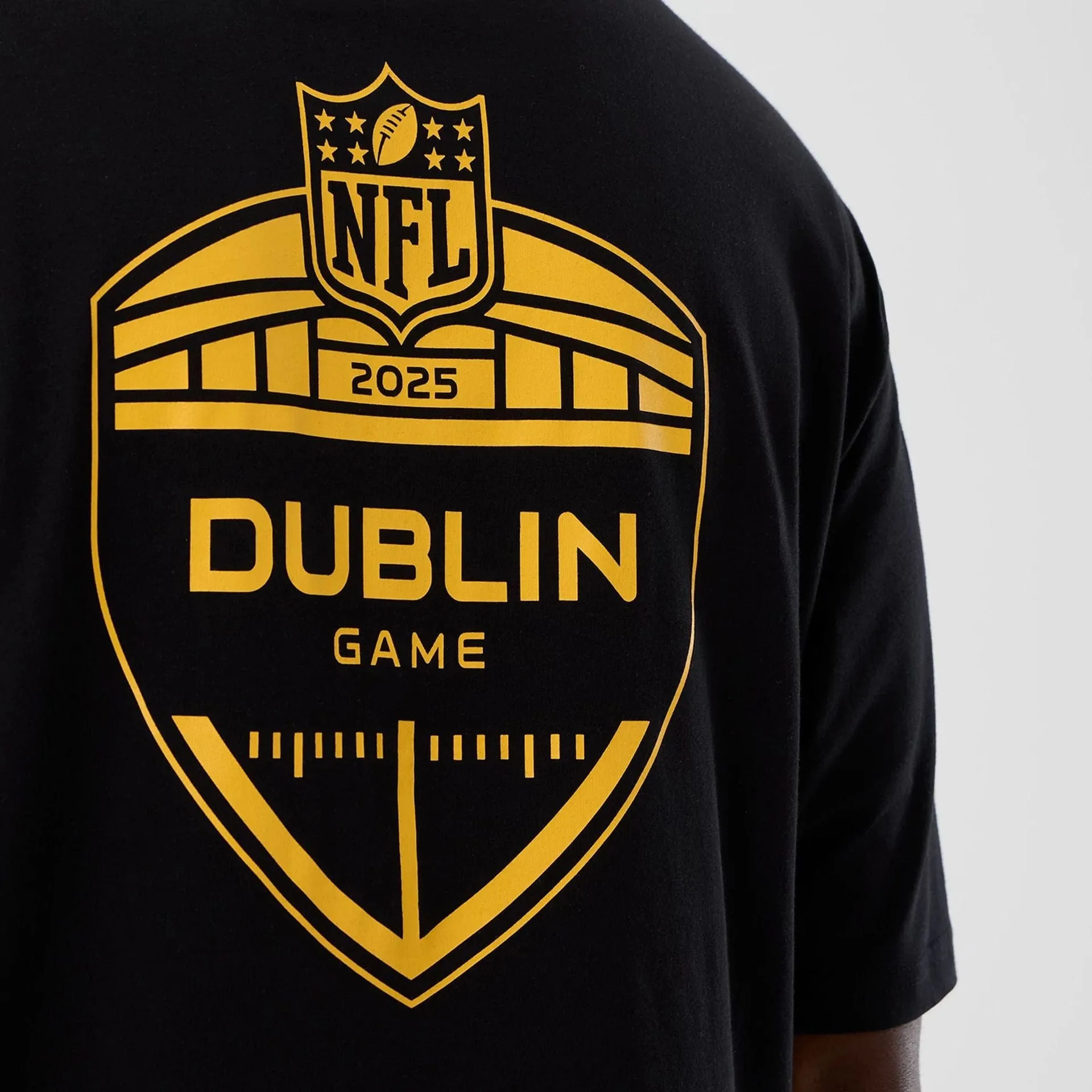 Vintage Style Pittsburgh Steelers NFL International Series Games Black Oversized T-Shirt