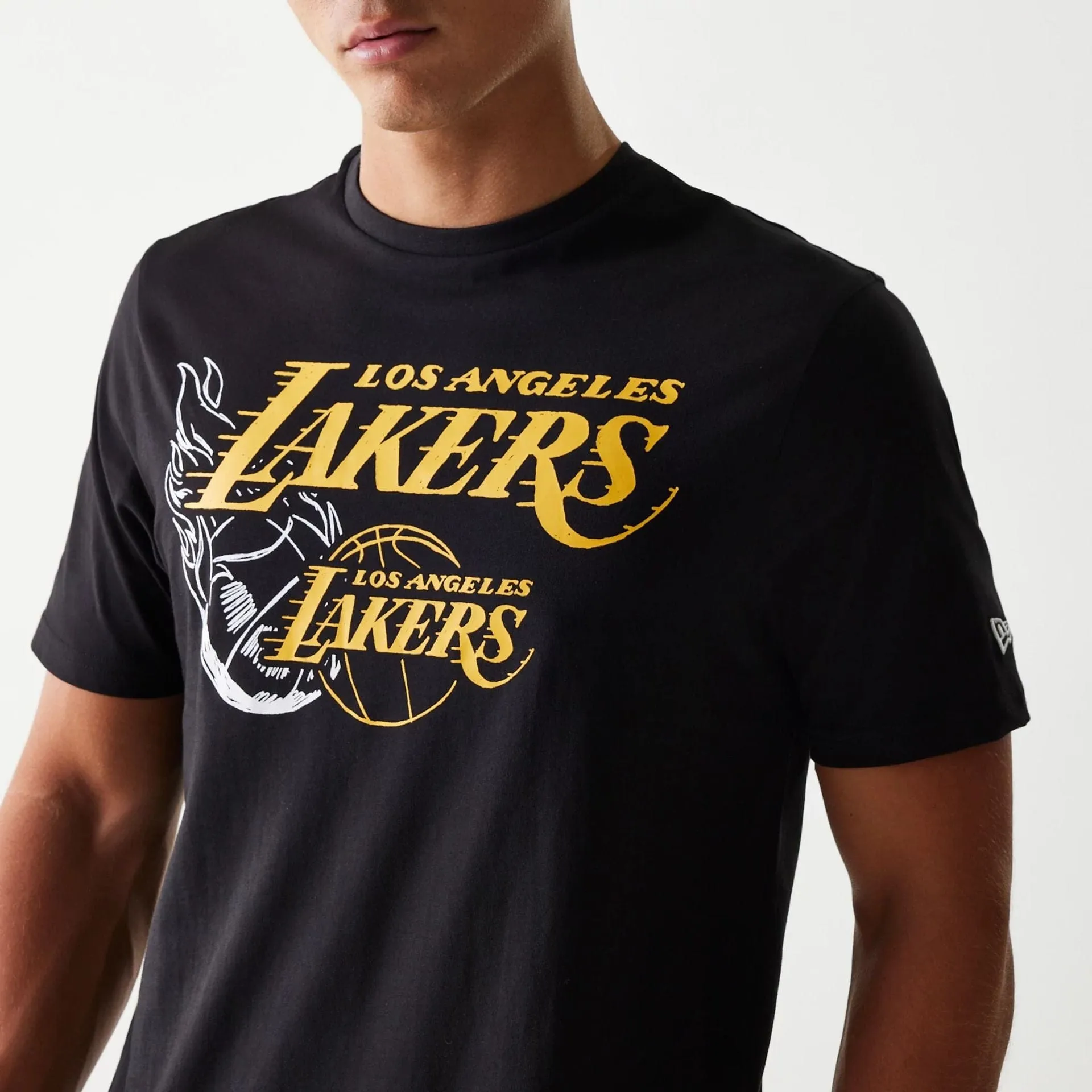 Urban Fashion Chill Comfort Look LA Lakers NBA Flame Graphic Black T-Shirt