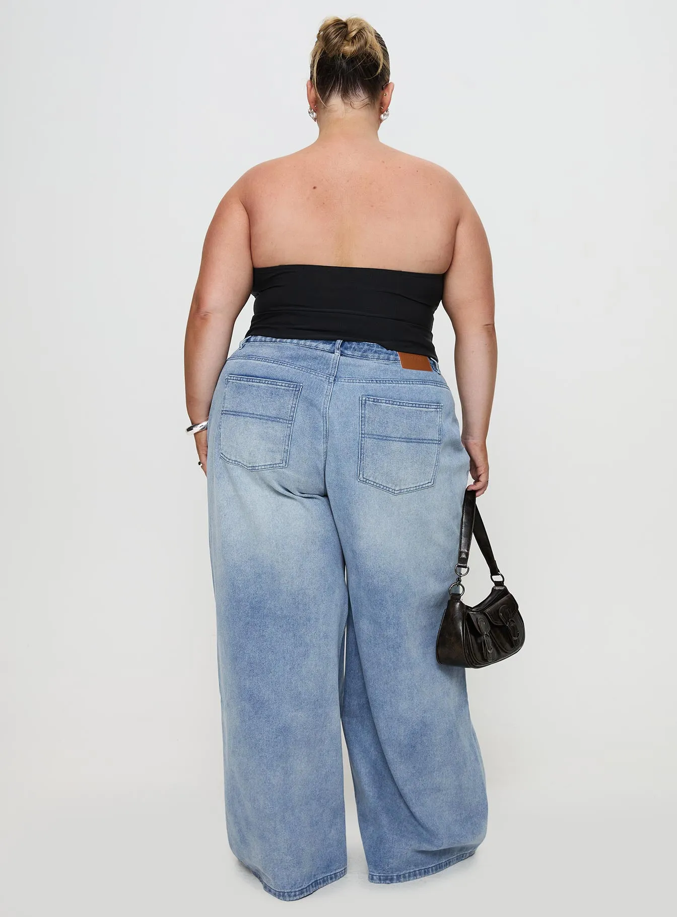 Naylor Mid Rise Wide Leg Jeans Light Wash Denim Curve Easy Layering Timeless Fashion