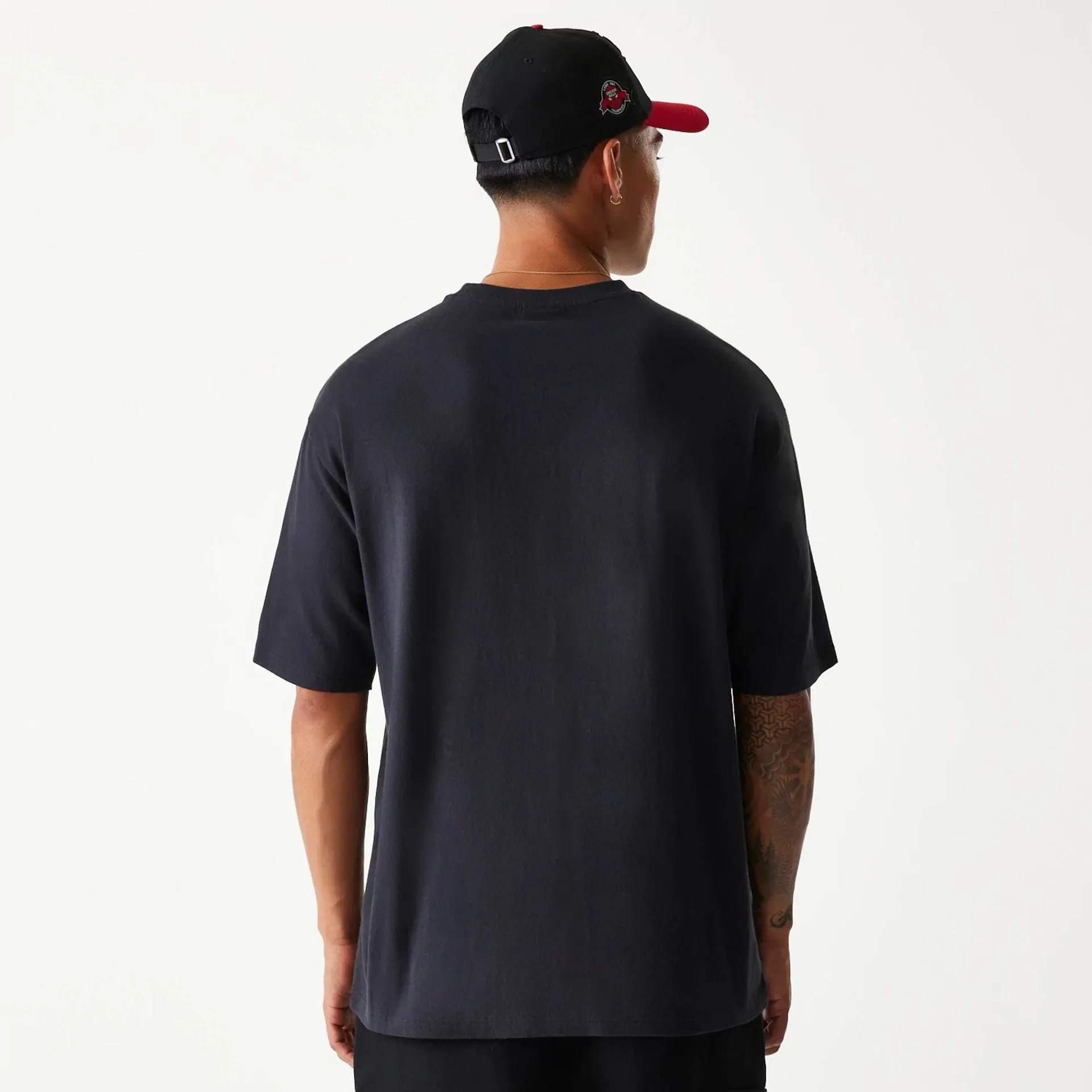 Thermal Regulation Layer Chicago Bulls NBA Distressed Black Oversized T-Shirt