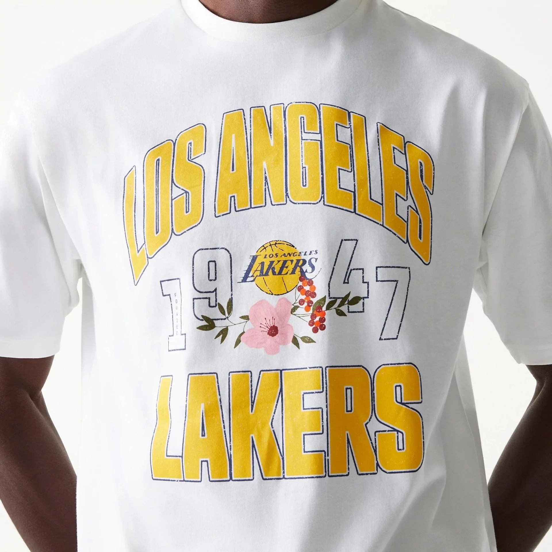 Reinforced Shoulder LA Lakers NBA Distressed White Oversized T-Shirt