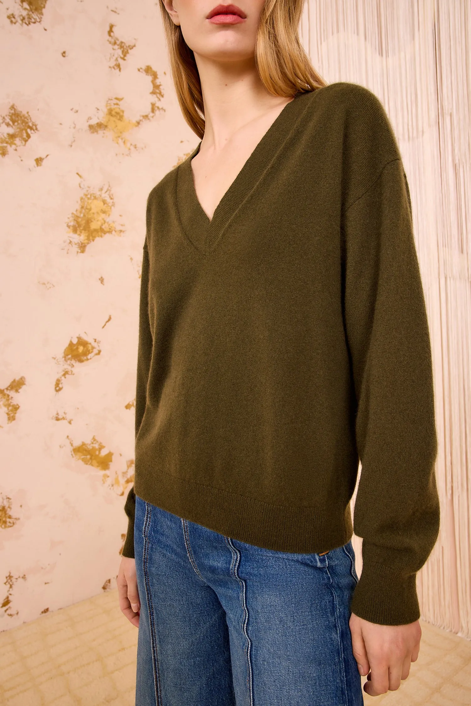 Ryla Cashmere V&ndash;Neck Pullover - Hunter Reinforced Stitching DoubleStitchReinforcement