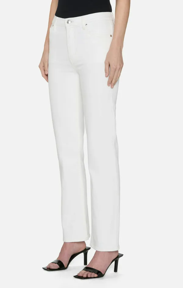 Le Sleek Straight in White Ultra Soft Blend LightweightInsulation