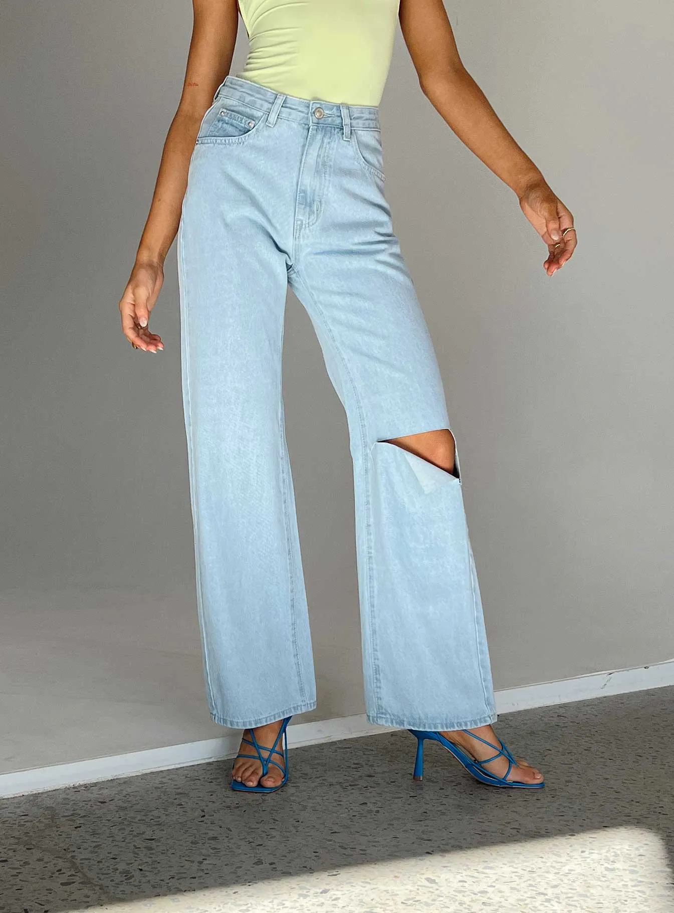 Sevina Wide Leg Denim Jeans Light Wash All Fit Style