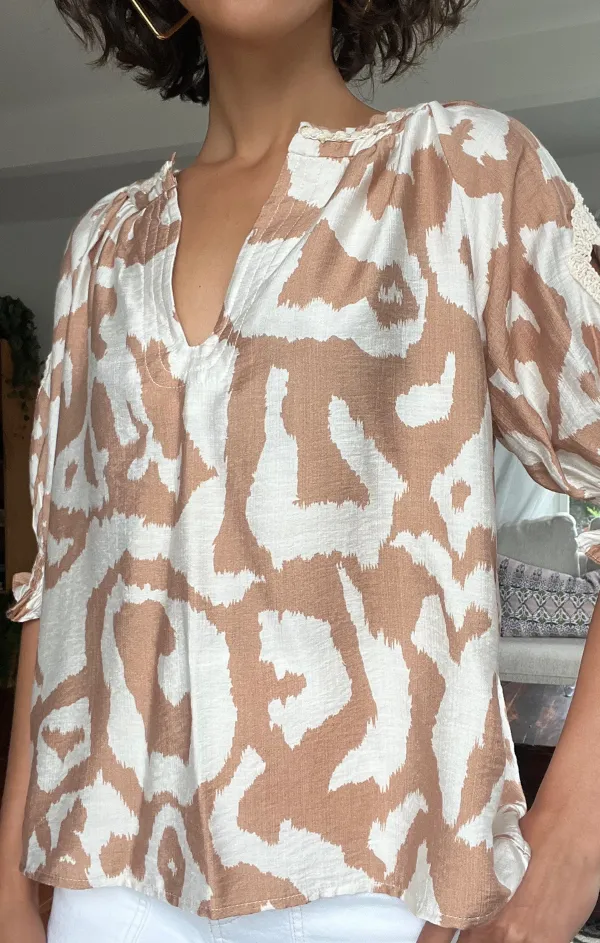 ComfortWaistband Clary Applique Blouse