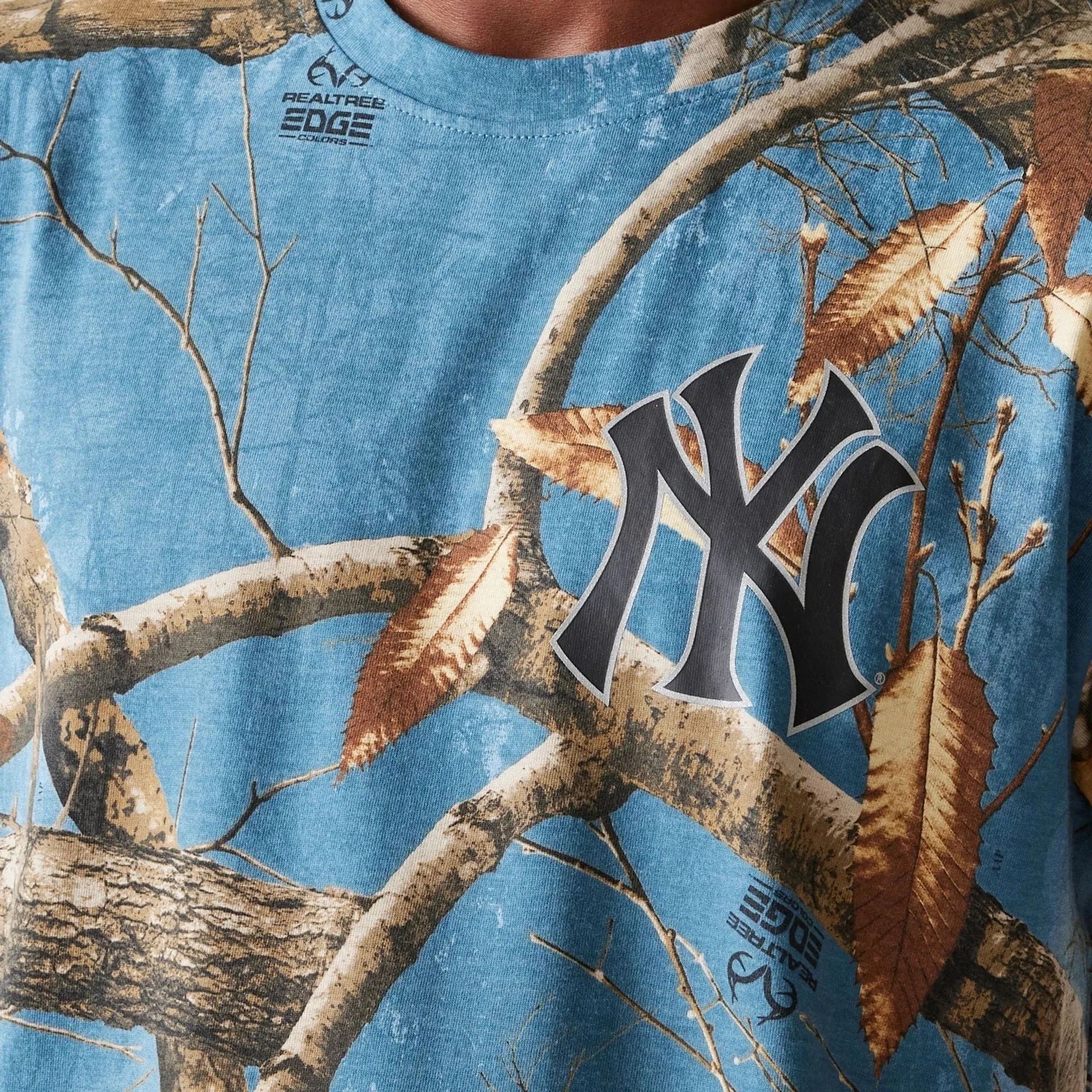 New York Yankees Realtree Edge Slate Blue T-Shirt TaglessCollar Zero Waste Production