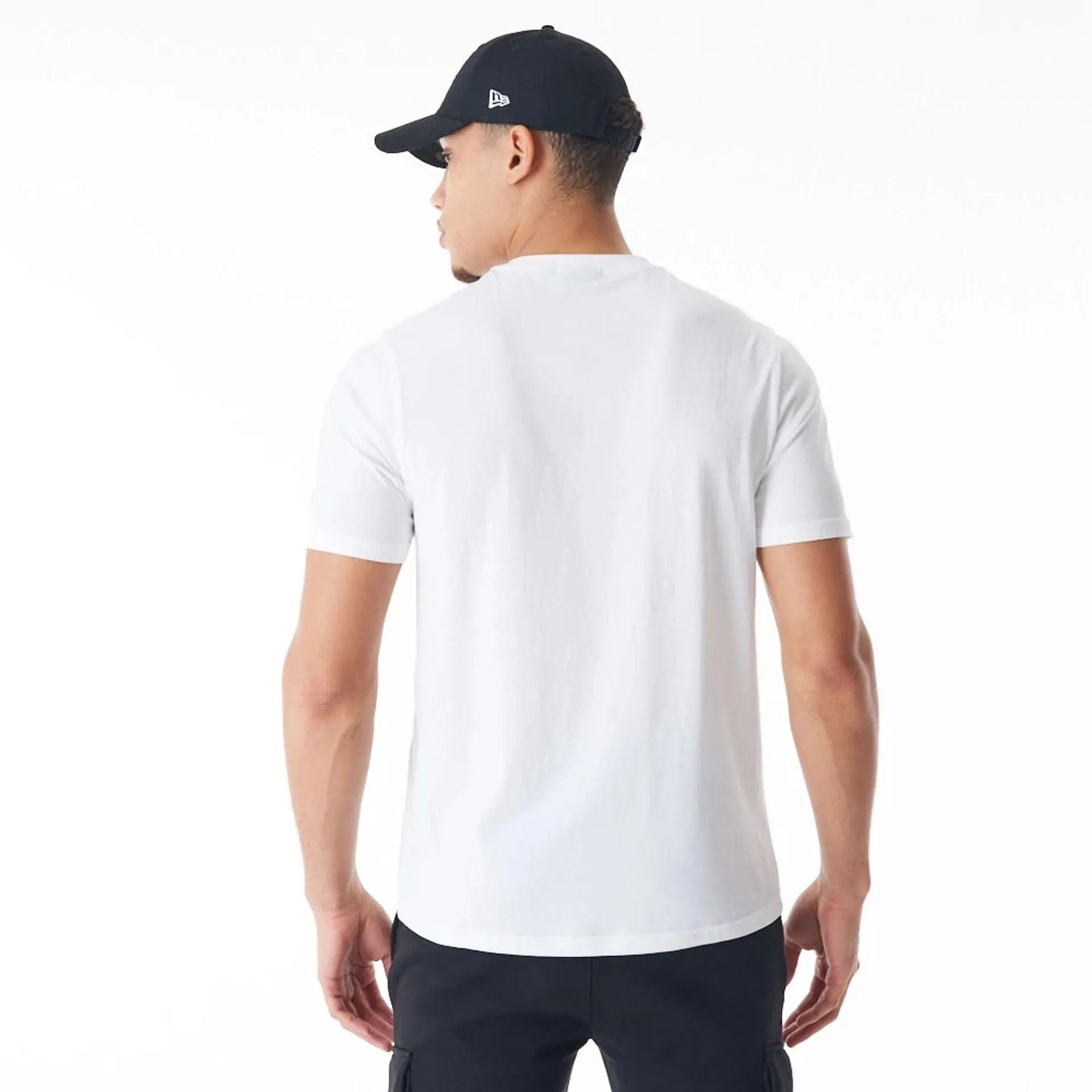 FadeResistant Cozy Design Fit Chicago Bulls NBA Net Graphic White T-Shirt