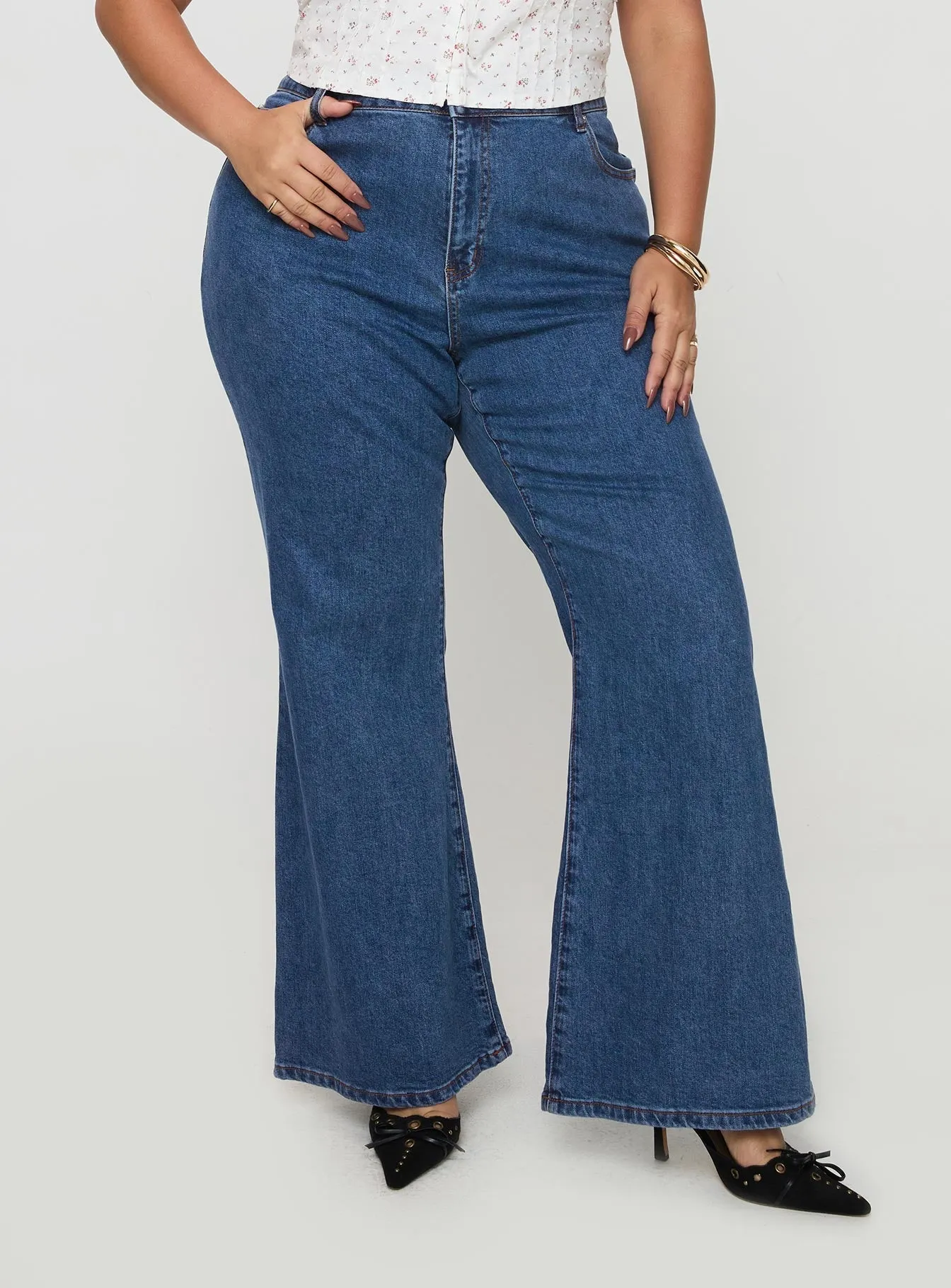 Lucille High Rise Flared Jeans Mid Wash Curve Sophisticated Look