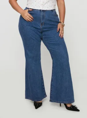 Lucille High Rise Flared Jeans Mid Wash Curve Sophisticated Look