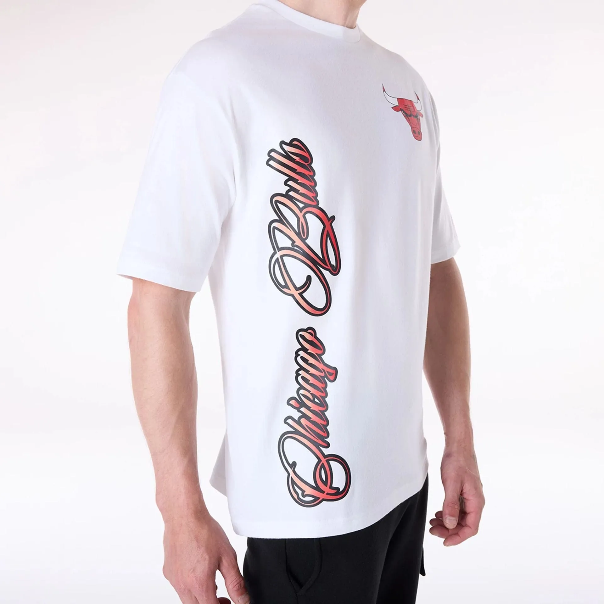 Chicago Bulls NBA Font Graphic White T-Shirt Comfort Stretch Fit Scoop neck