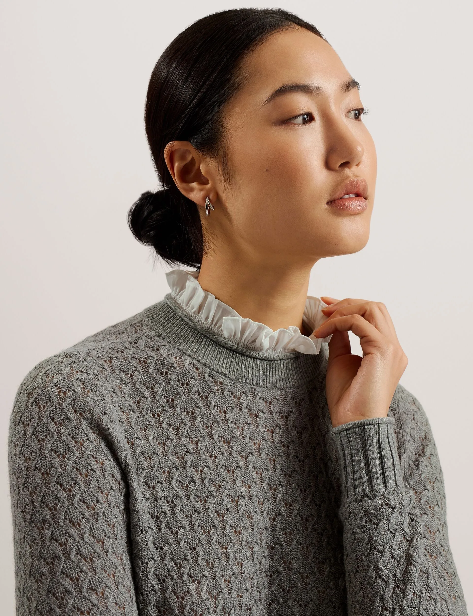 Universal Clasp Mechanism Seamless construction HOLINAS | GREY