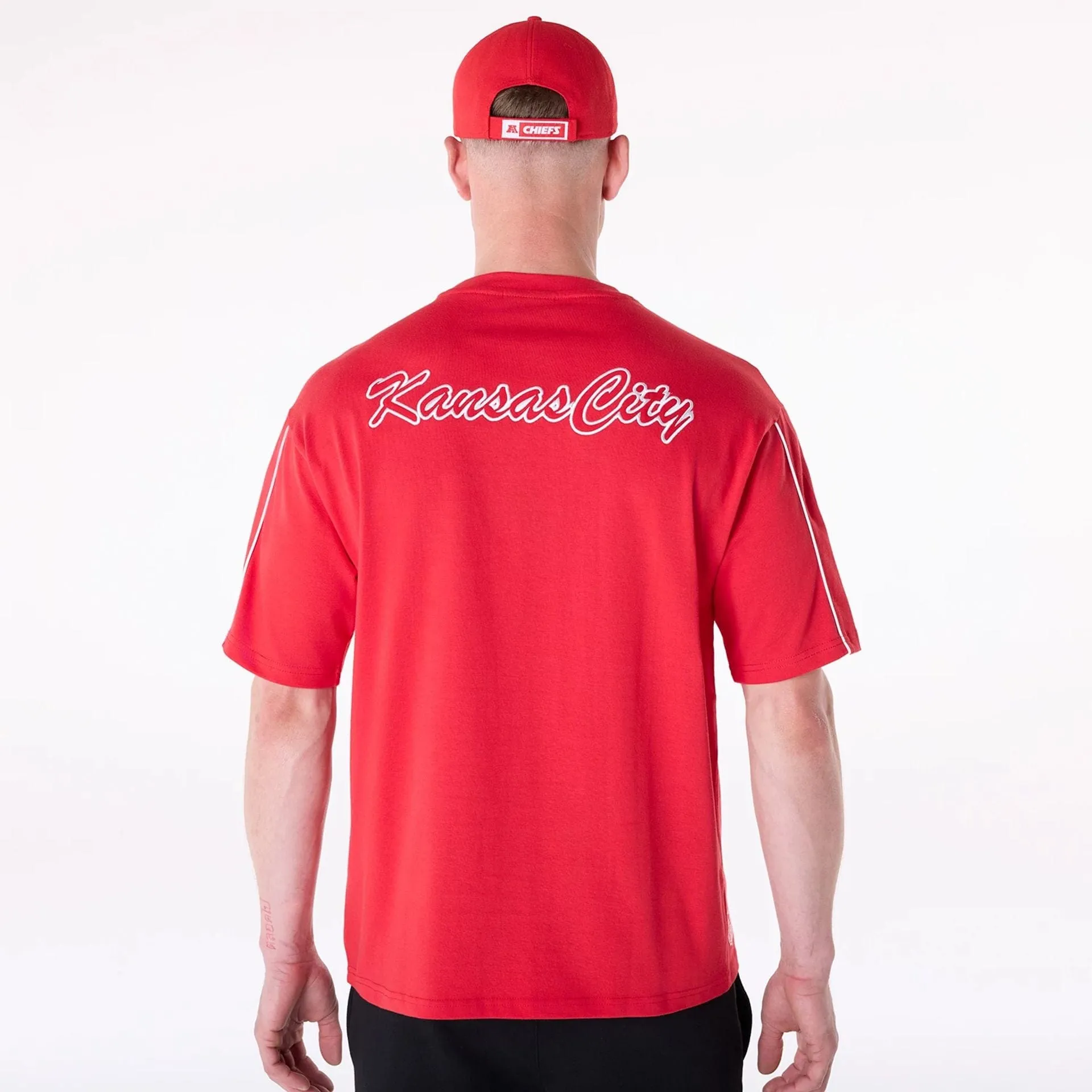 Ultra Soft Finish Versatile and Stylish Kansas City Chiefs NFL Heritage Red Oversized T-Shirt