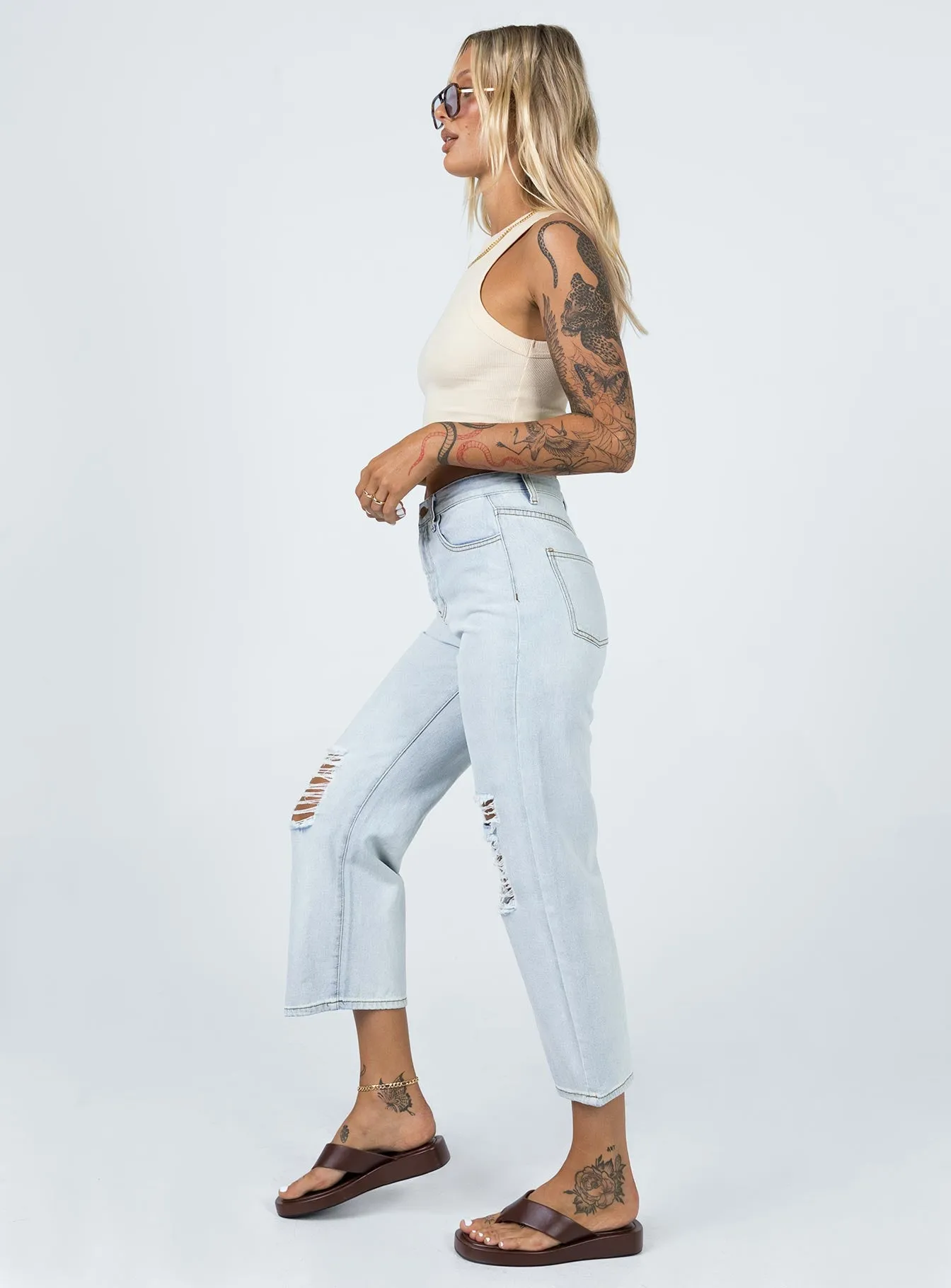 General Fit Festival Outfit Comfy Artist Vibe Billed Ripped Jean Light Wash Denim