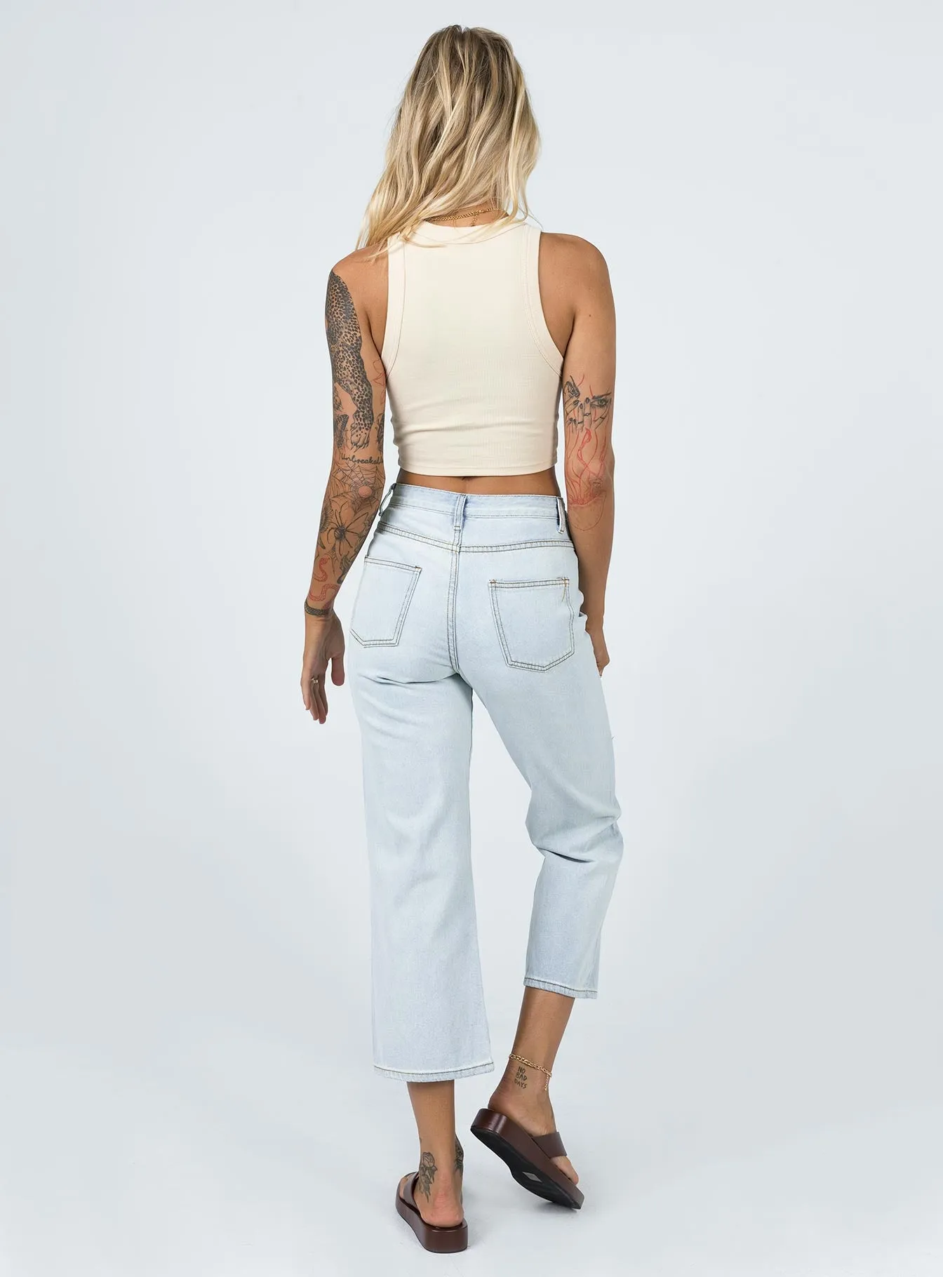 Casual Classic Party Look Weekend Warrior Billed Ripped Jean Light Wash Denim