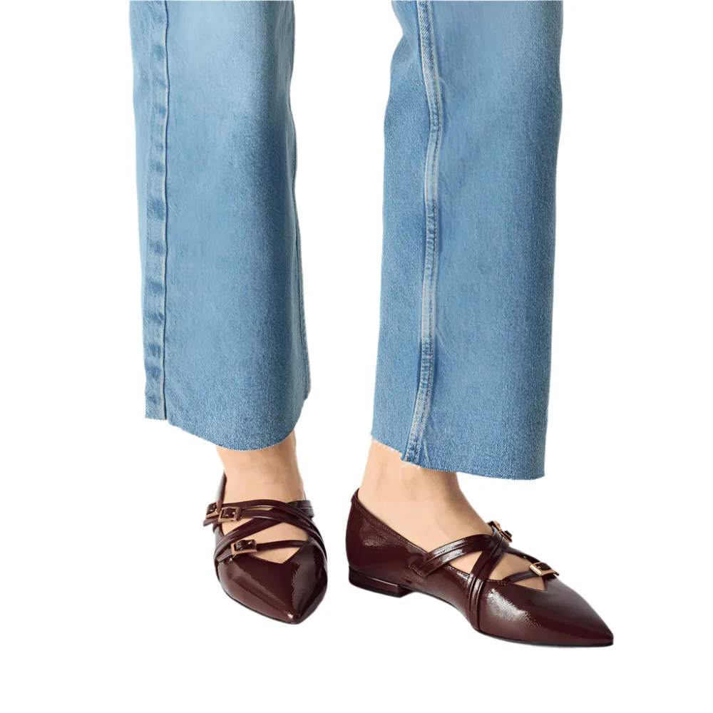 Cool Streetwear Minimalist Outfit Tamaris Womens Shoe 1-22160-45 Merlot Patent