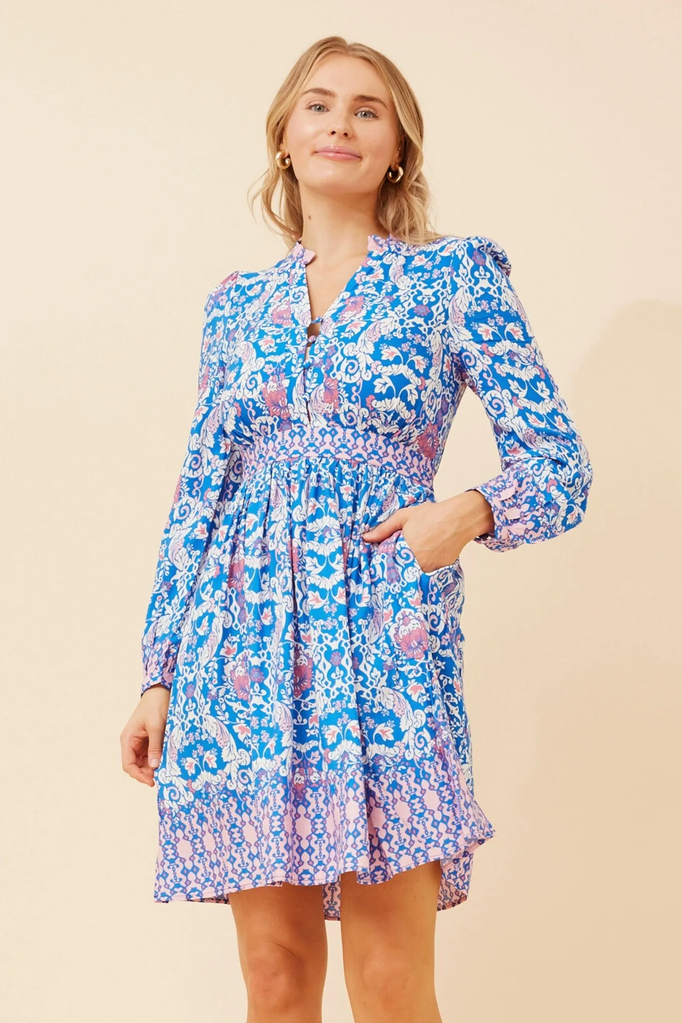 TANISHA BORDER PRINT DRESS Outfit Core Elegant Outline