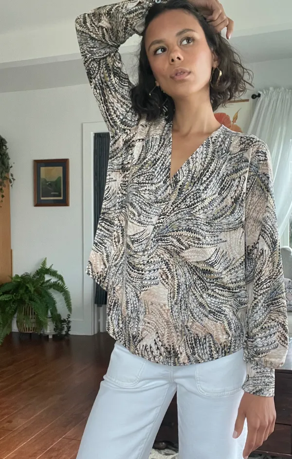 Zero Core TactileStitching Chiffon Sleeved V Neck Blouse