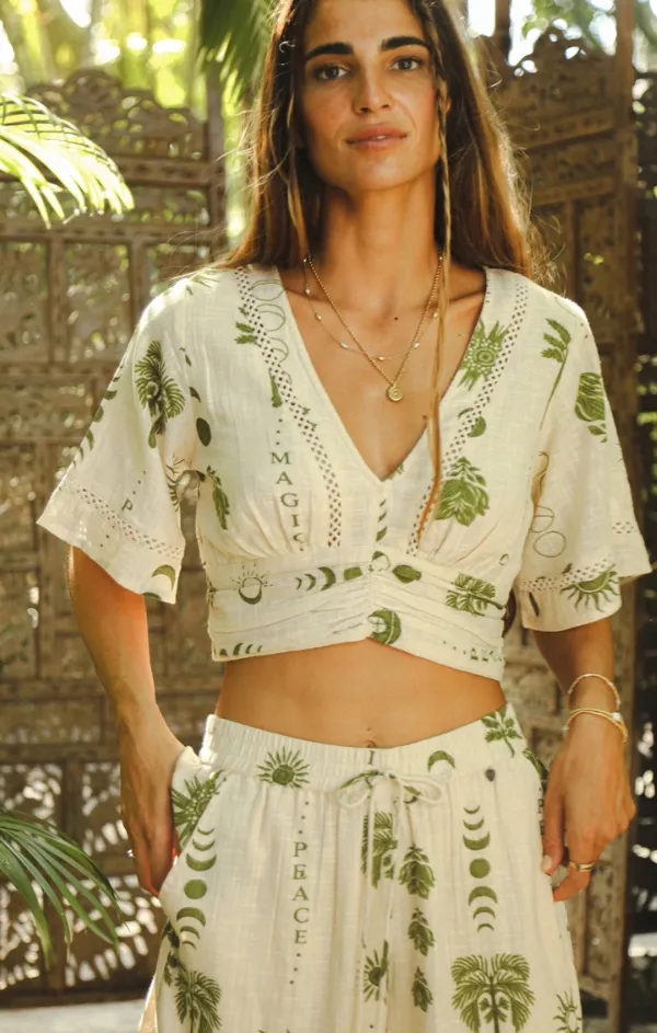 Practical Style Gentle Breeze The Empress Top