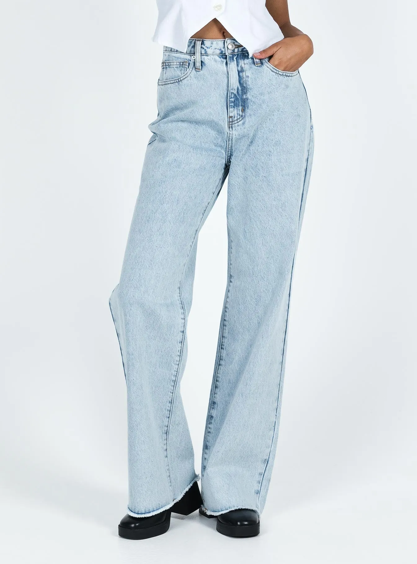 Carey Denim Jeans Light Wash Comfortable Design Look