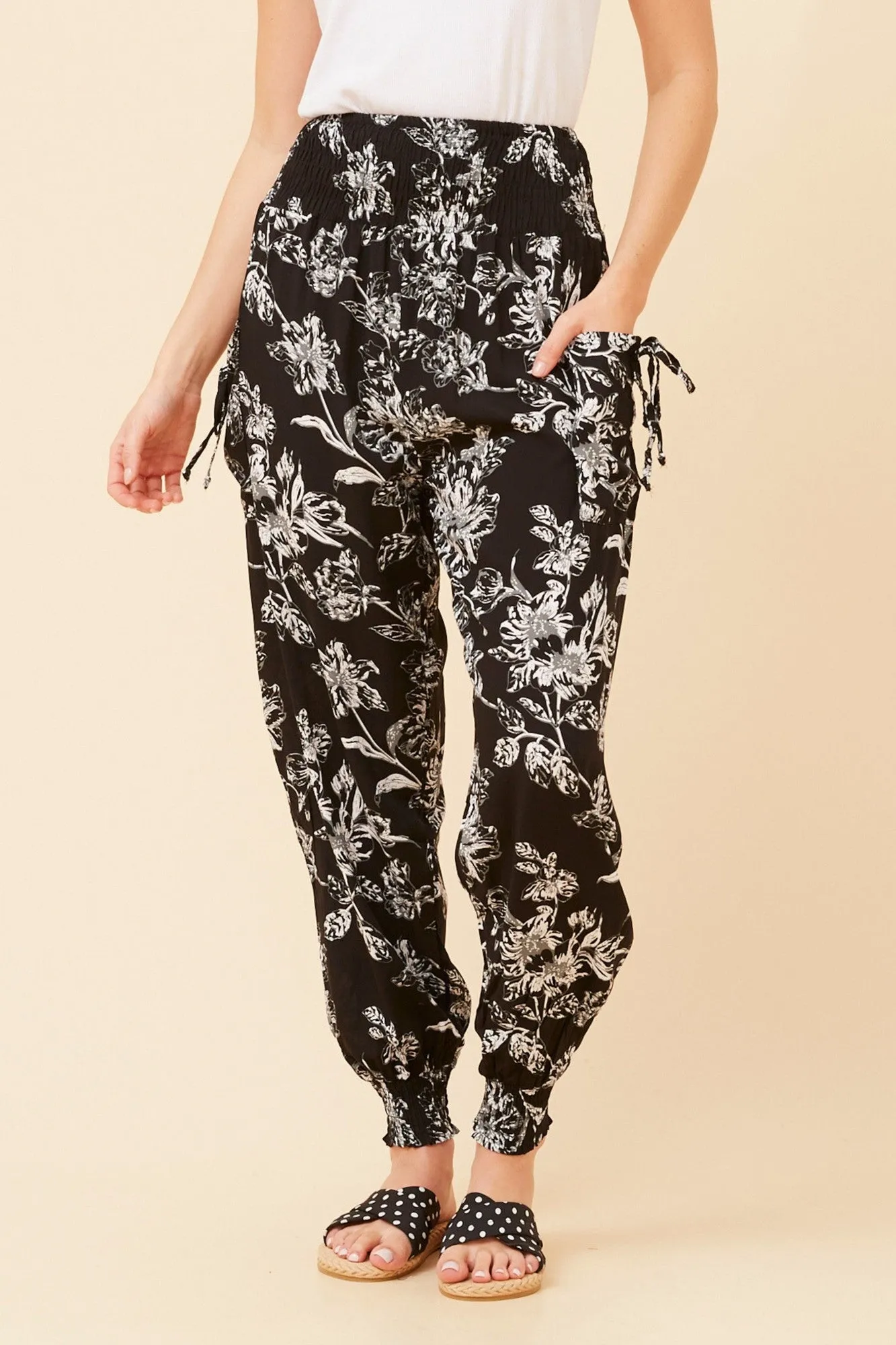 Odor control Simple Silhouette FLORAL HAREM PANTS