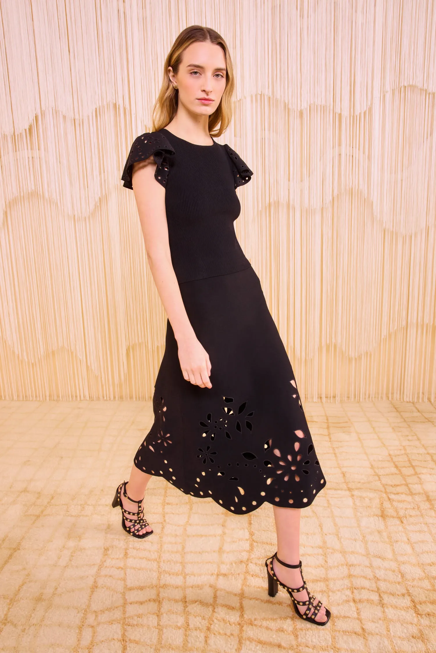 SeamlessTransition Edith Ruffle Sleeve Knit Top - Noir