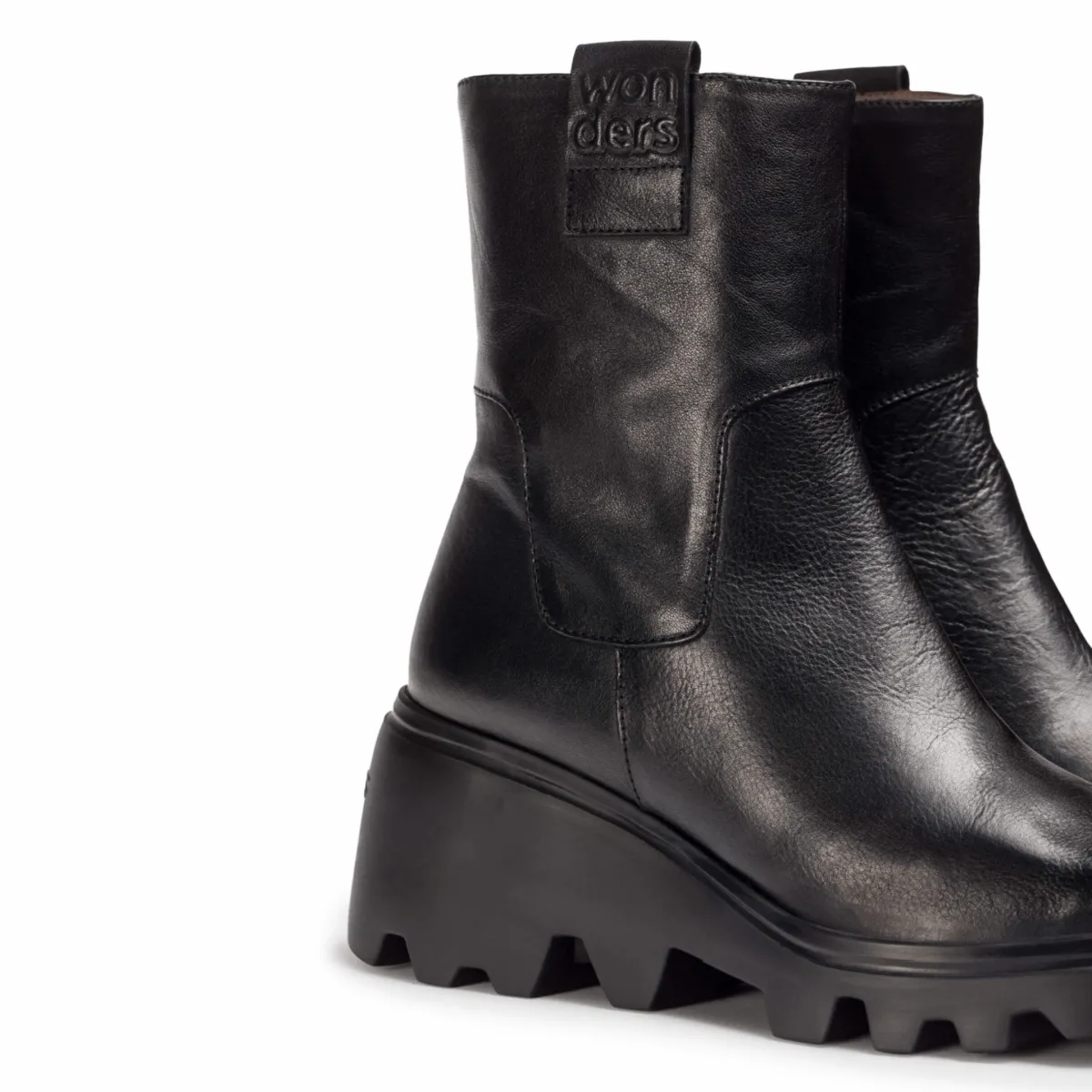 Turn Hike Wonders Women's Tornoto 22 Black Leather